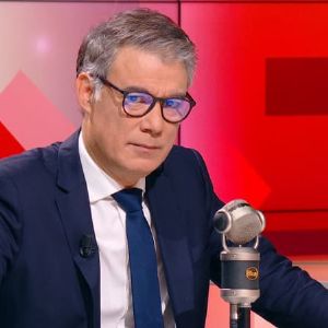 "Olivier Faure critique le choix de François Bayrou pour le poste de Premier ministre"