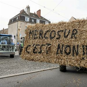 "Révolte des agriculteurs : actions en France, tensions et revendications"