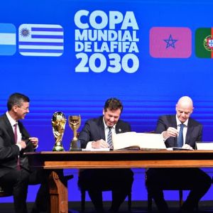 "Scandale mondial : la Coupe du monde 2030 sur trois continents, un désastre écologique en préparation"