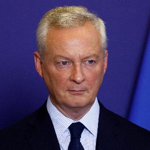 "Bruno Le Maire rejoint ASML Holding aux Pays-Bas, un coup de maître pour le géant des semi-conducteurs"