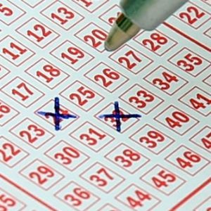 "Découvrez les signes astrologiques ayant le potentiel de remporter le jackpot du loto ce mercredi 18 décembre 2024 !"