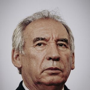 "François Bayrou en plein bras de fer pour former un nouveau gouvernement"