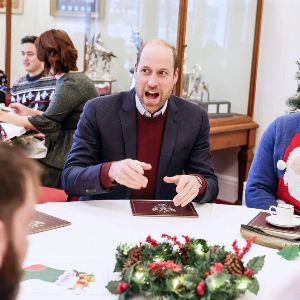 "Le prince William fait une révélation surprenante sur Noël en interaction avec des militaires"