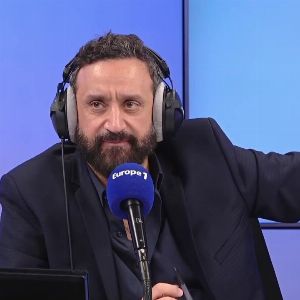 "Le secret de la rencontre entre Emmanuel et Brigitte Macron enfin dévoilé par Cyril Hanouna !"