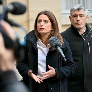 "Réunion au sommet : la gauche prête à censurer le gouvernement de Bayrou"