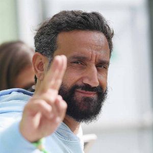 "Scandale au tribunal : Cyril Hanouna en pleine plaidoirie surréaliste contre Louis Boyard"