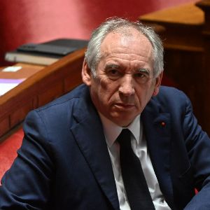 Scandale : François Bayrou pris en flagrant délit de volte-face sur le cumul des mandats !