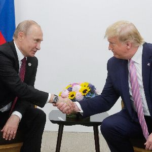 "Vladimir Poutine offre une rencontre à Donald Trump pour discuter de la situation en Ukraine"