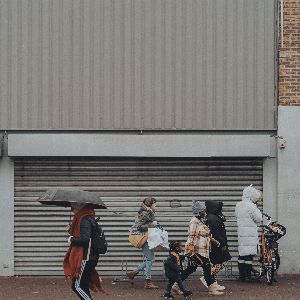 "Découvrez l'histoire méconnue des quartiers populaires en France !"