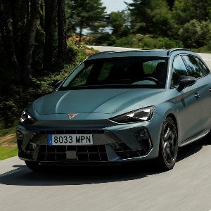 "Découvrez la Cupra Leon VZ eHybrid, une alternative innovante aux SUV !"