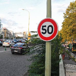 "Incroyable : Ce qui s'est passé après avoir réduit la vitesse du périph parisien à 50 km/h va vous surprendre !"