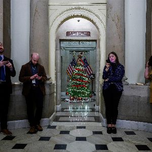 "Incroyable rebondissement au Congrès américain : vers une paralysie budgétaire à Noël ?"