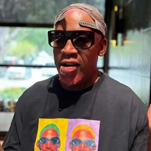 "Incroyable révélation : Dennis Rodman présente ses excuses à sa fille pour son rôle de père défaillant"