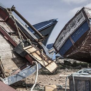 "Incroyable : seule une fillette de 11 ans survit au naufrage de 50 personnes près des côtes italiennes"