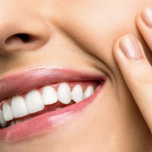 Obtenez un sourire éblouissant grâce à ces astuces naturelles incontournables !