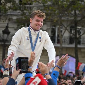 "Révélation choc : pourquoi le champion Léon Marchand quitte la France pour l'Australie ?"