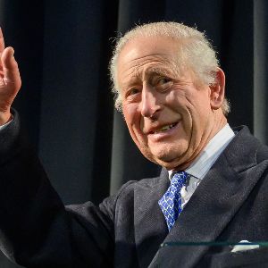 "Révélation choc sur la santé de Charles III : son traitement contre le cancer se poursuit en 2025!"