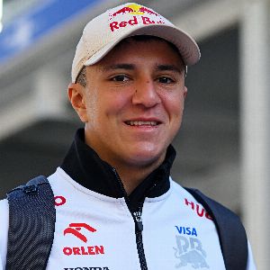 "Révélation en Formule 1 : Isack Hadjar rejoint Ocon et Gasly dans la course"