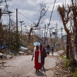 "Scandale à Mayotte : distribution chaotique d'eau potable après le passage du cyclone"