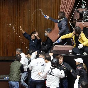 "Scandale au Parlement de Taïwan : émeute suite à des lois controversées"