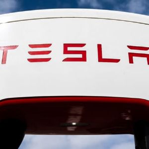 "Gros rappel chez Tesla : 700 000 véhicules concernés par un souci de pression des pneus"