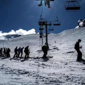 "Le jackpot de Noël pour les stations de ski : ouverture sous la neige et taux d'occupation en hausse"