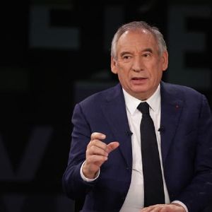 "Révélations exclusives sur la composition imminente du gouvernement de François Bayrou !"