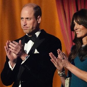 "Révélations : le geste émouvant du prince William pour soutenir Kate Middleton face au cancer nous émeut"