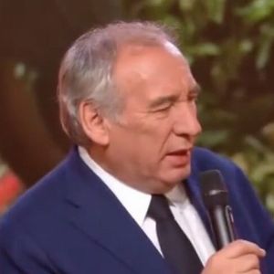 "Scandale : Bayrou esquive encore lors du cyclone à Mayotte !"