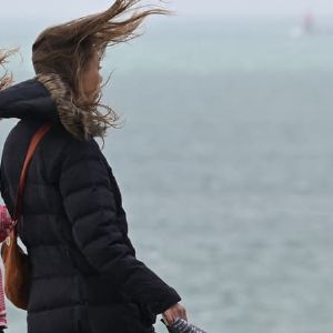 "Alerte météo : 4 départements toujours en vigilance neige et avalanches après le passage de la tempête Enol"