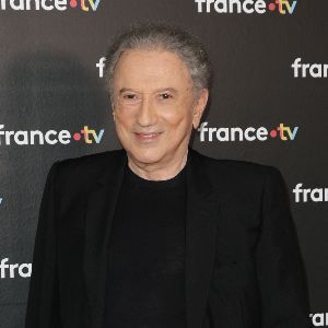 "Choc : Michel Drucker de nouveau hospitalisé juste avant Noël !"