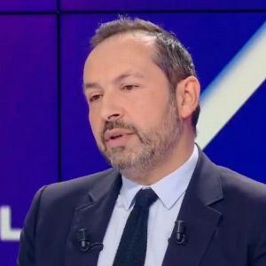 "Incroyable : Le Rassemblement national surprend en reportant sa décision sur une éventuelle motion de censure contre François Bayrou!"