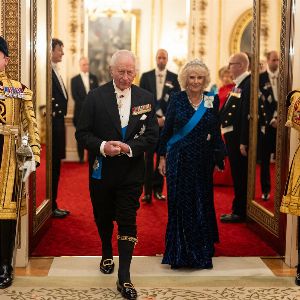 Les décors de Noël de la famille royale britannique dévoilés : une ambiance féerique à Sandringham !