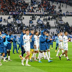 "OM : maillots de Saint-Étienne mis aux enchères pour soutenir Mayotte"