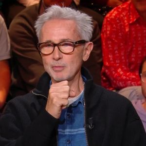 "Scandale sur le plateau de Quelle Époque : révélation choc de Thierry Lhermitte sur les obsèques de Michel Blanc"