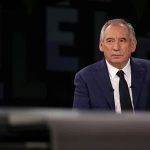 "Suspense : la composition du gouvernement de François Bayrou reportée à cause de trois points de blocage"