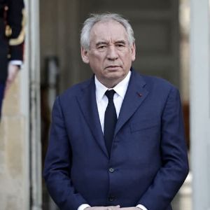 Bayrou dévoile sa stratégie pour obtenir le soutien de LR et garantir l'autorité de l'État