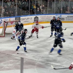 Derby de hockey sur glace : victoire des Rapaces de Gap face aux Diables Rouges de Briançon