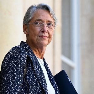 "Elisabeth Borne : Célibataire confirmée ou mystère sentimental ?"