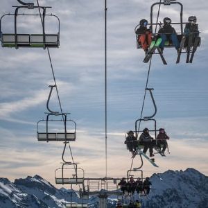 "Explosion de la fréquentation touristique aux Hautes-Alpes pour les vacances de fin d'année"