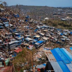 "François Bayrou minimise le nombre de victimes à Mayotte après le passage du cyclone Chido"