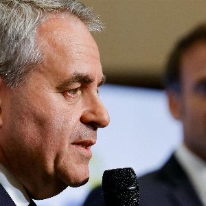 "Le coup de théâtre entre François Bayrou et Xavier Bertrand : révélations sur une proposition controversée"