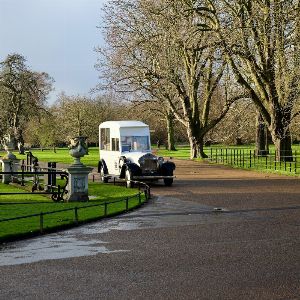 "Le mystère du cadavre sans identité à Hyde Park : une enquête à rebondissements"