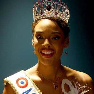 Miss France 2025 victime de commentaires haineux : la justice saisie