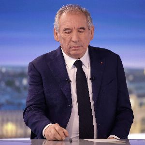 "Scandale au gouvernement de François Bayrou, Luigi Mangione plaide non coupable à New York, un élan de générosité pour Mayotte... Toute l'actu du 23 décembre"