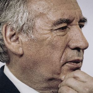 "Scandale imminent : le gouvernement Bayrou annoncé le jour du deuil national pour Mayotte !"