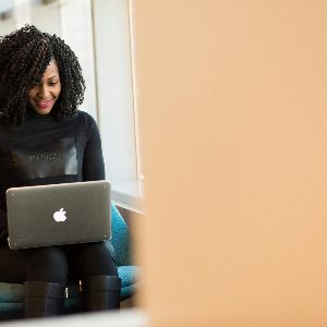 "Découvrez les bouleversements professionnels qui attendent chaque signe en 2025"