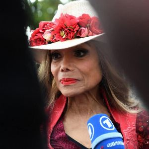 "Le choc : La Toya Jackson irreconnaissable et critiquée pour son apparence squelettique"