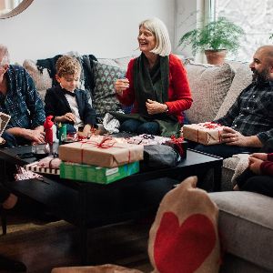 Les secrets pour contrôler les questions gênantes et les remarques déplacées lors des repas en famille pendant les fêtes