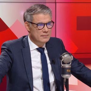 "Olivier Faure rejette la concertation sur la réforme des retraites : polémique au PS"